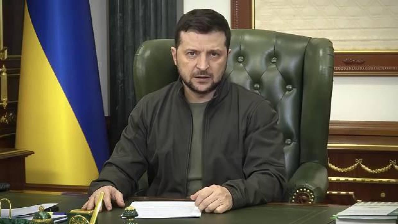 Zelenskiy 5 valiyi görevden aldı!