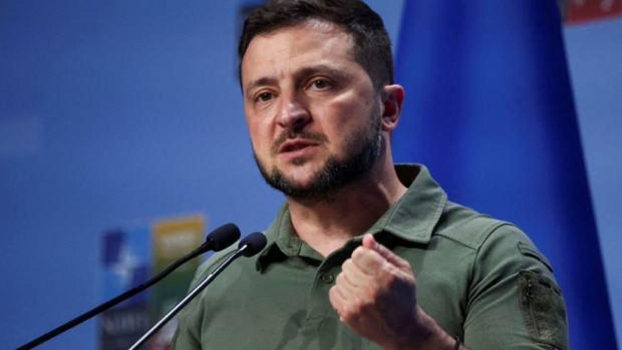Zelenskiy hepsini görevden aldı: Vatana ihanet