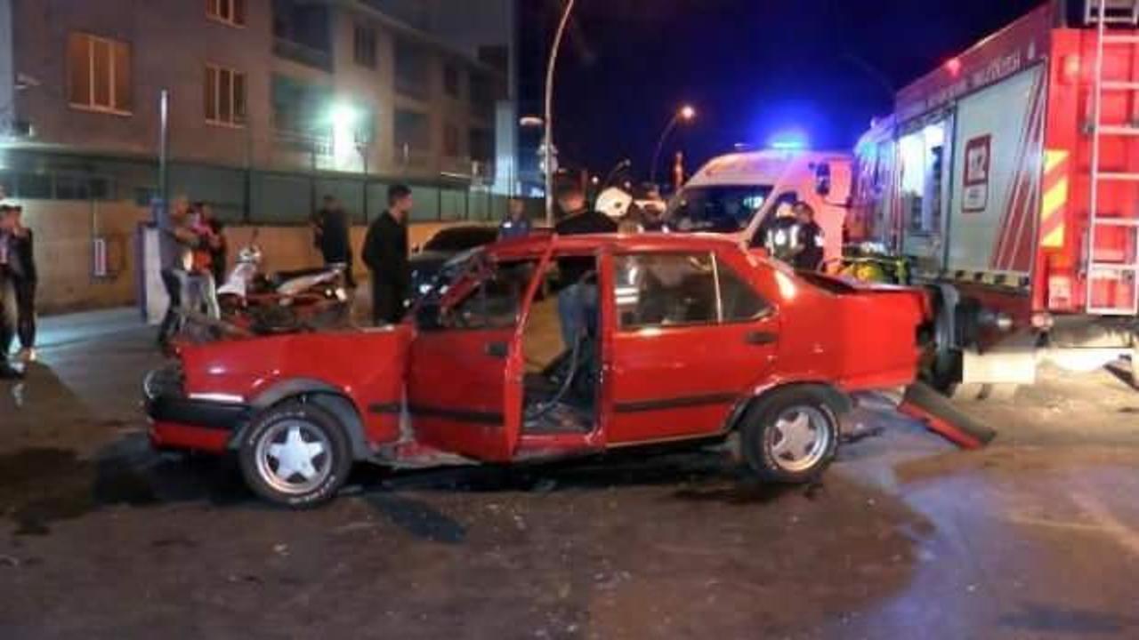 Zeytinburnu'nda otomobil oksijen yüklü tankere çarptı: 2 yaralı