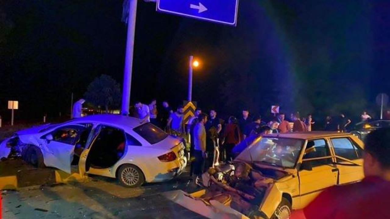 Zonguldak'ta iki otomobil çarpıştı: 2 yaralı