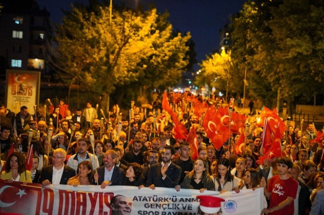 Tuzla’da ‘19 Mayıs’ Coşkusu: Semicenk Konser Verdi